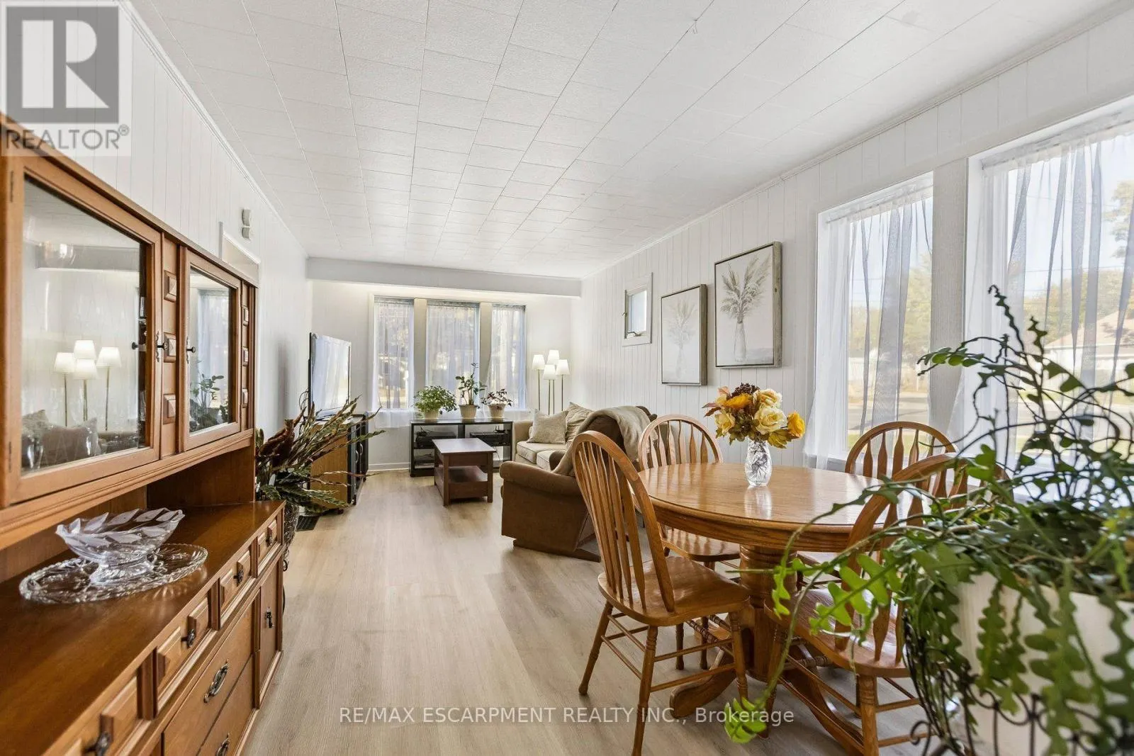 899 HAMILTON ROAD