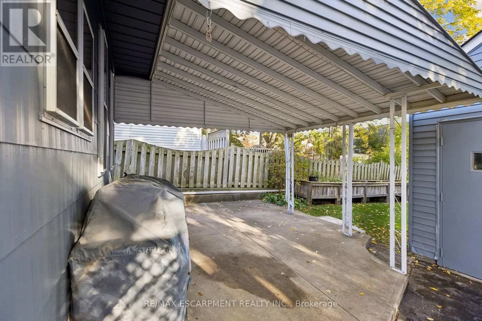 899 HAMILTON ROAD