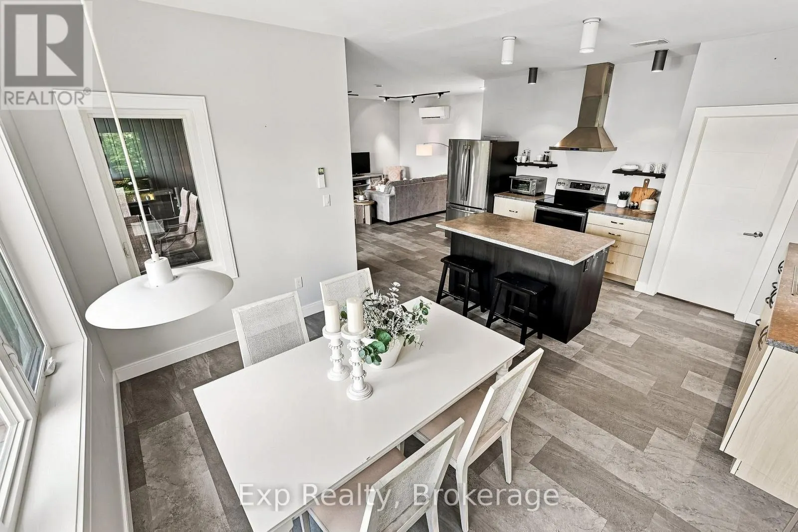 1445 TRENT LANE