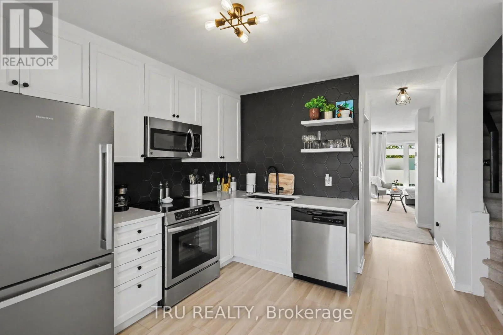 27 - 2595 LONGFIELDS DRIVE