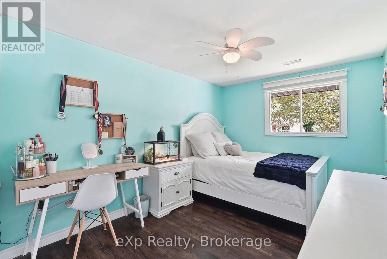 541 OAKVIEW CRESCENT