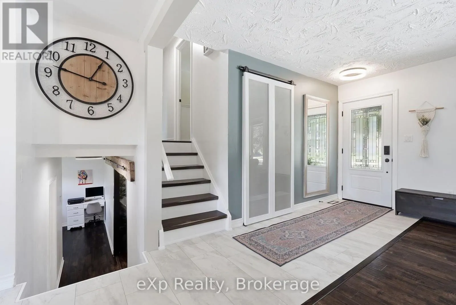 541 OAKVIEW CRESCENT