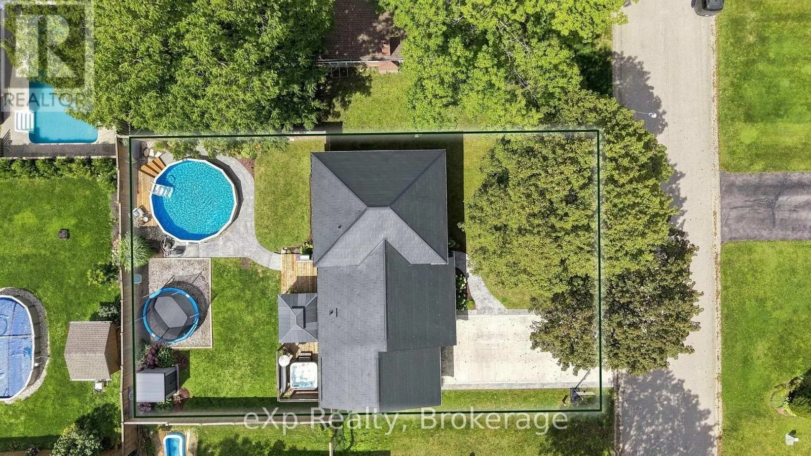 541 OAKVIEW CRESCENT