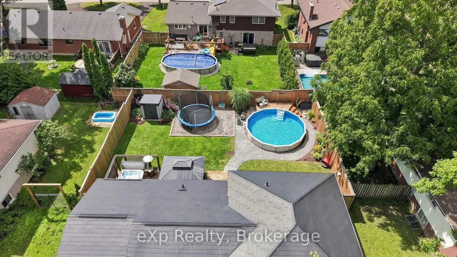 541 OAKVIEW CRESCENT
