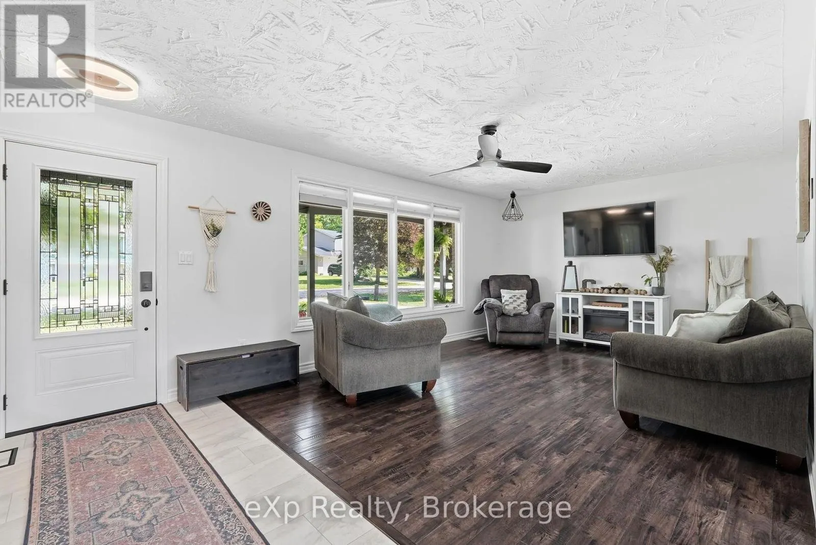 541 OAKVIEW CRESCENT