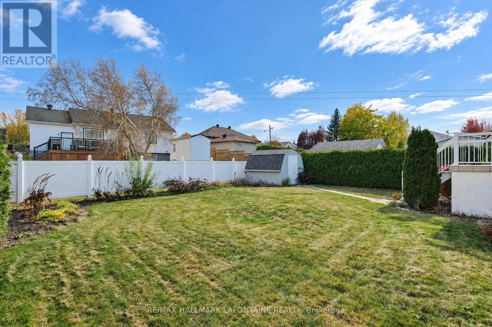 906 ROYAL AVENUE