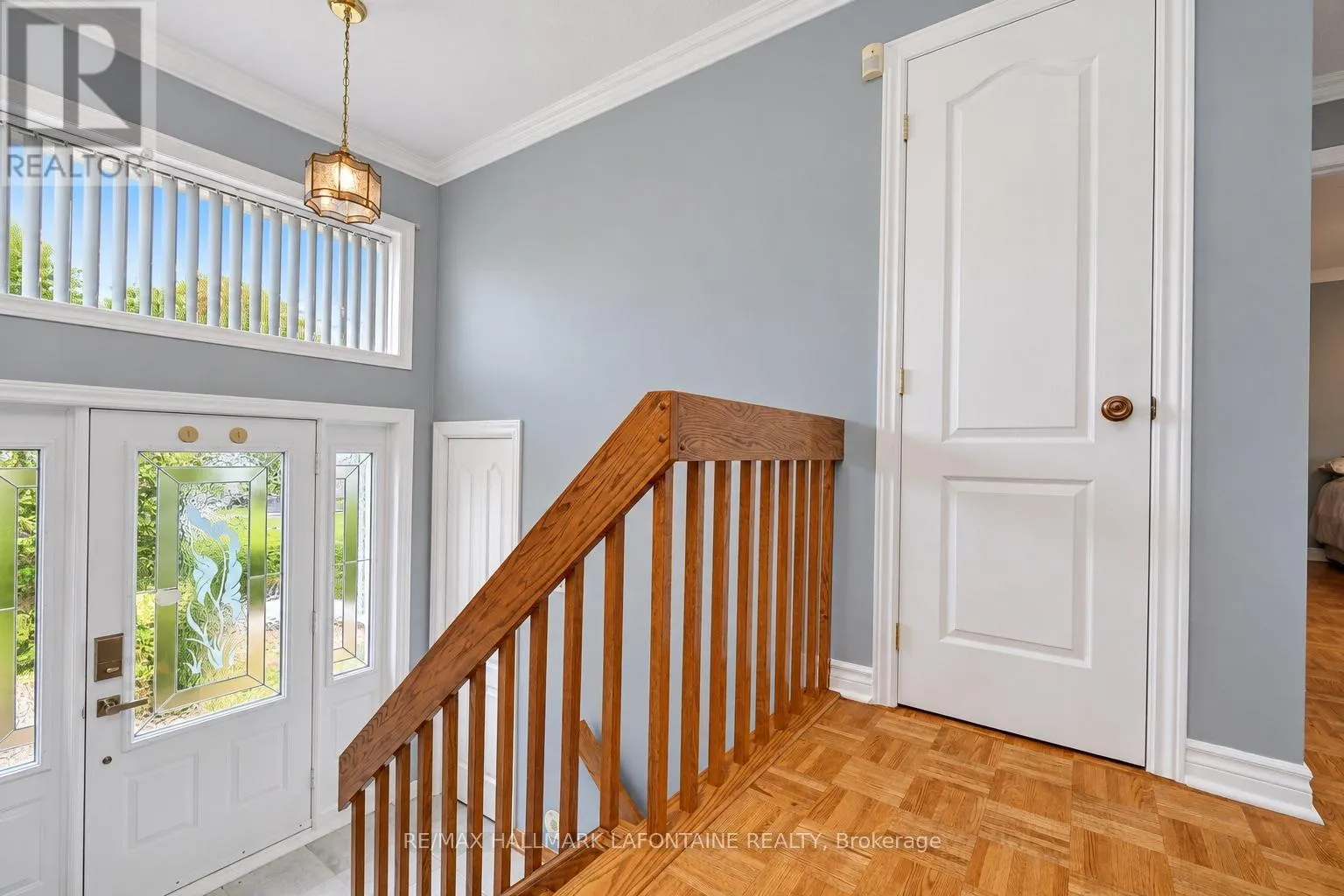 906 ROYAL AVENUE