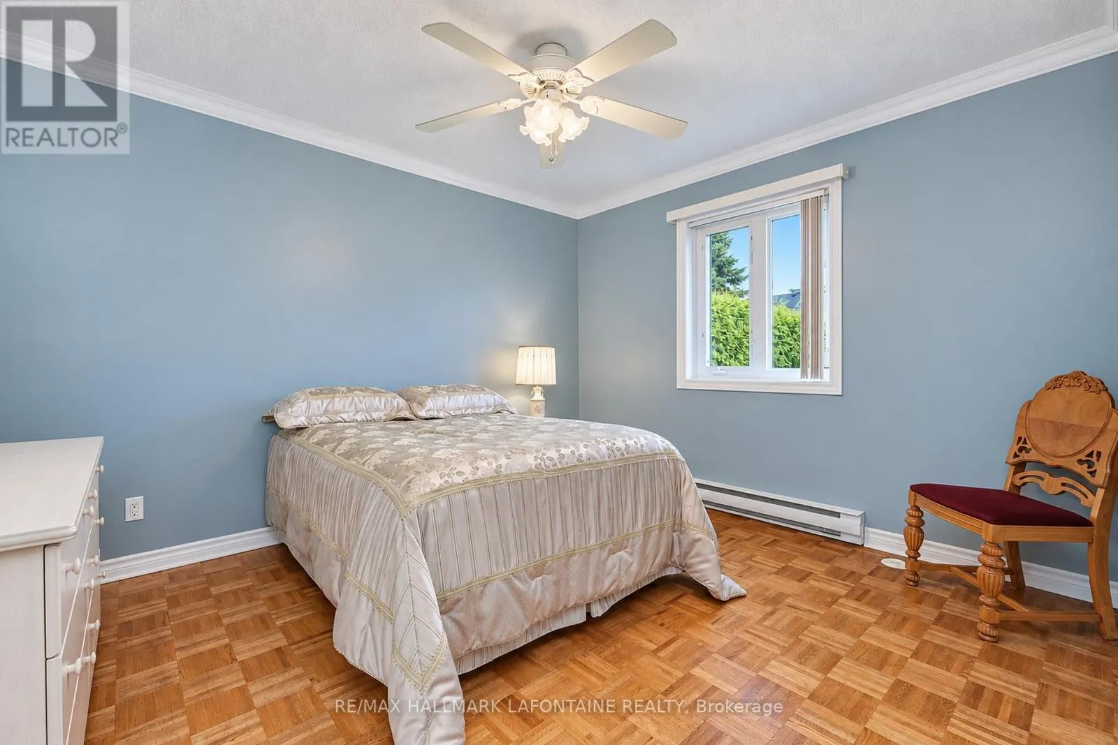 906 ROYAL AVENUE
