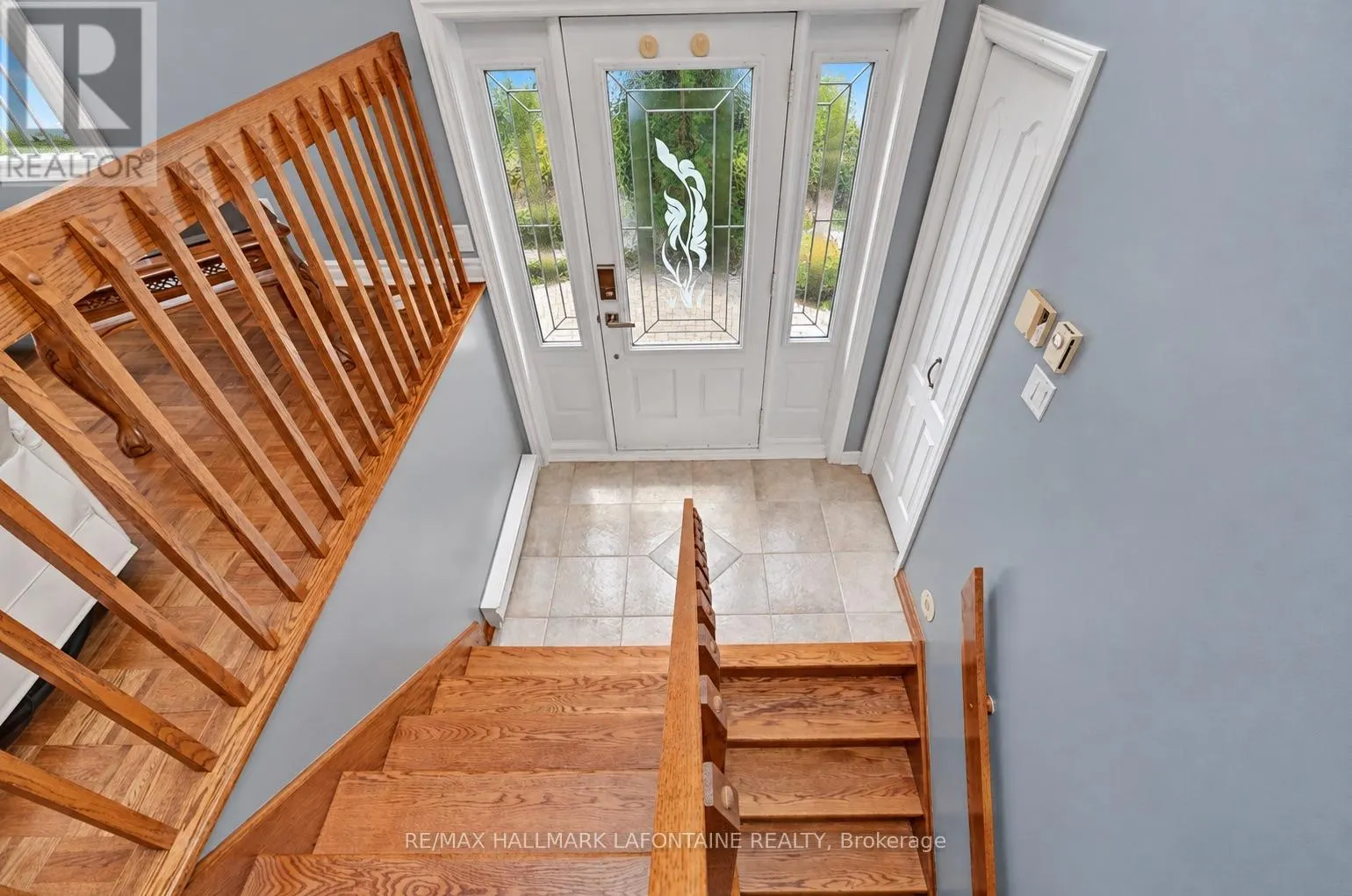 906 ROYAL AVENUE