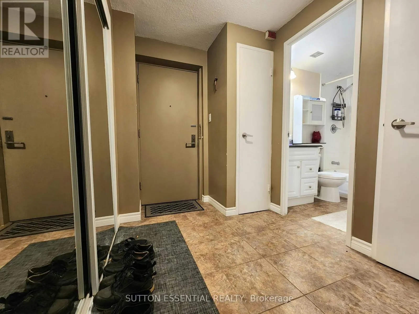 305 - 109 KING STREET E