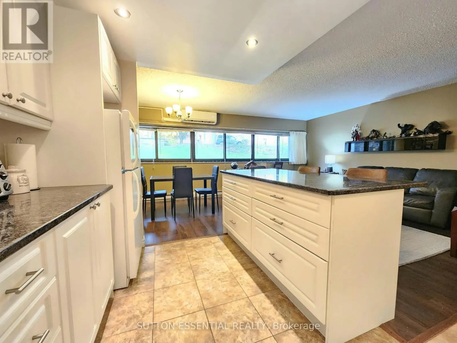 305 - 109 KING STREET E