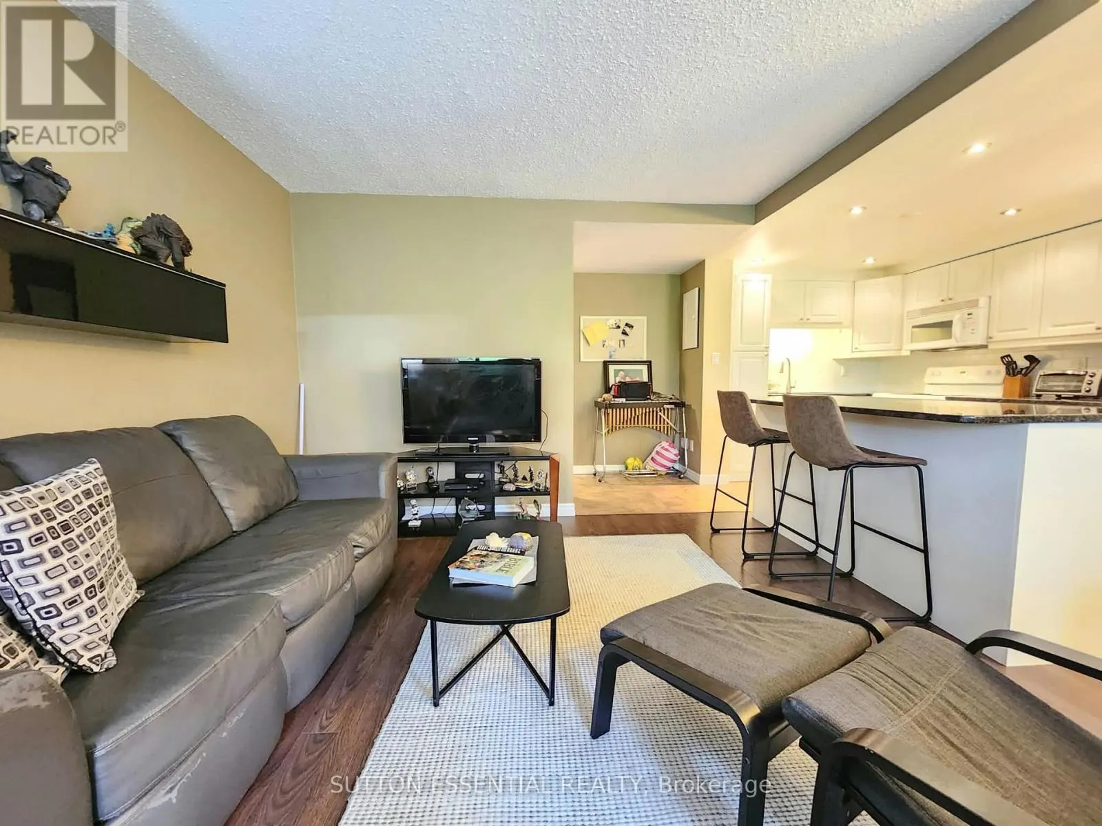 305 - 109 KING STREET E
