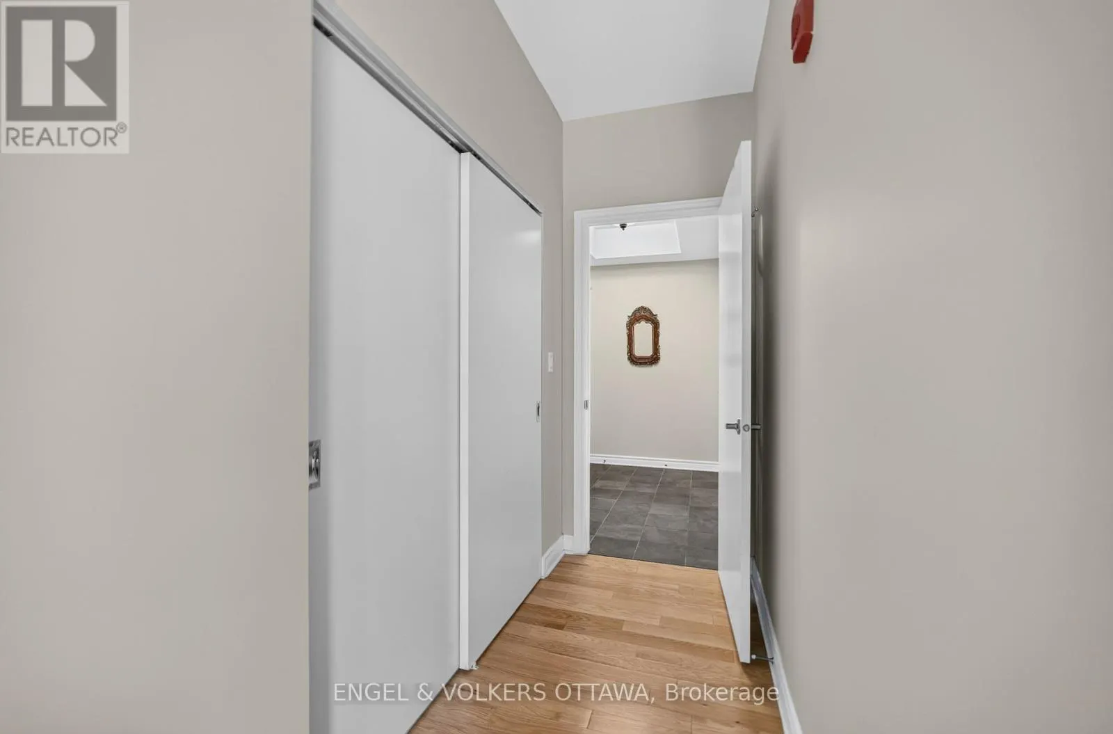 703 - 401 GOLDEN AVENUE