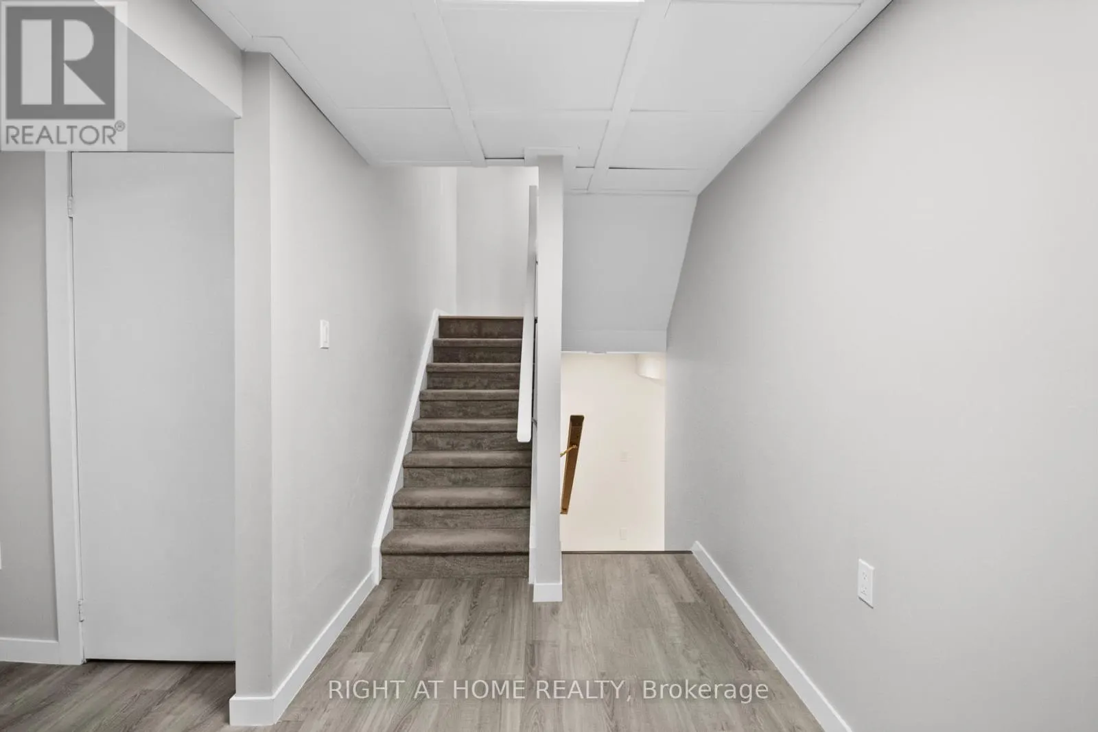 17 - 70 GLENROY ROAD #17