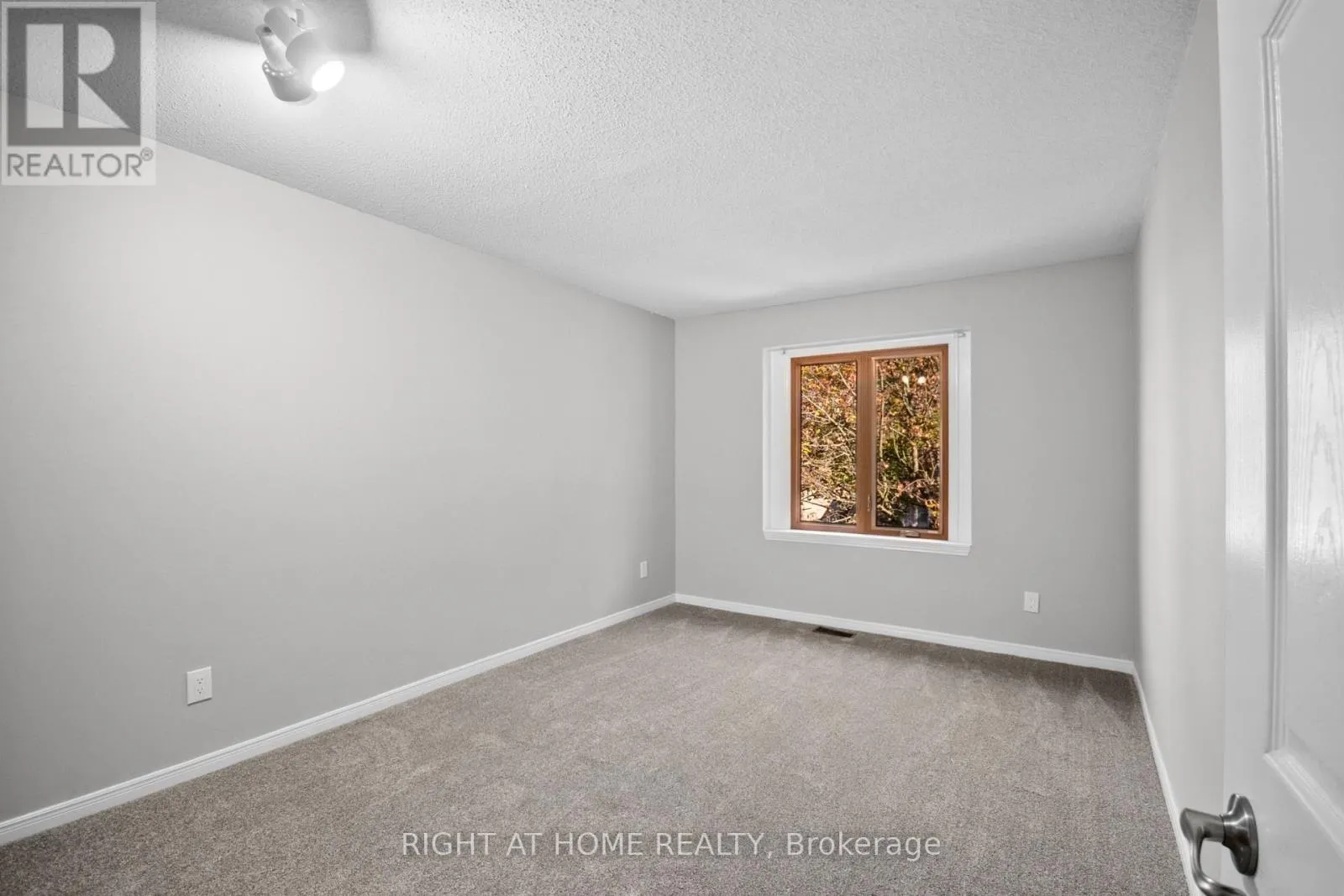 17 - 70 GLENROY ROAD #17