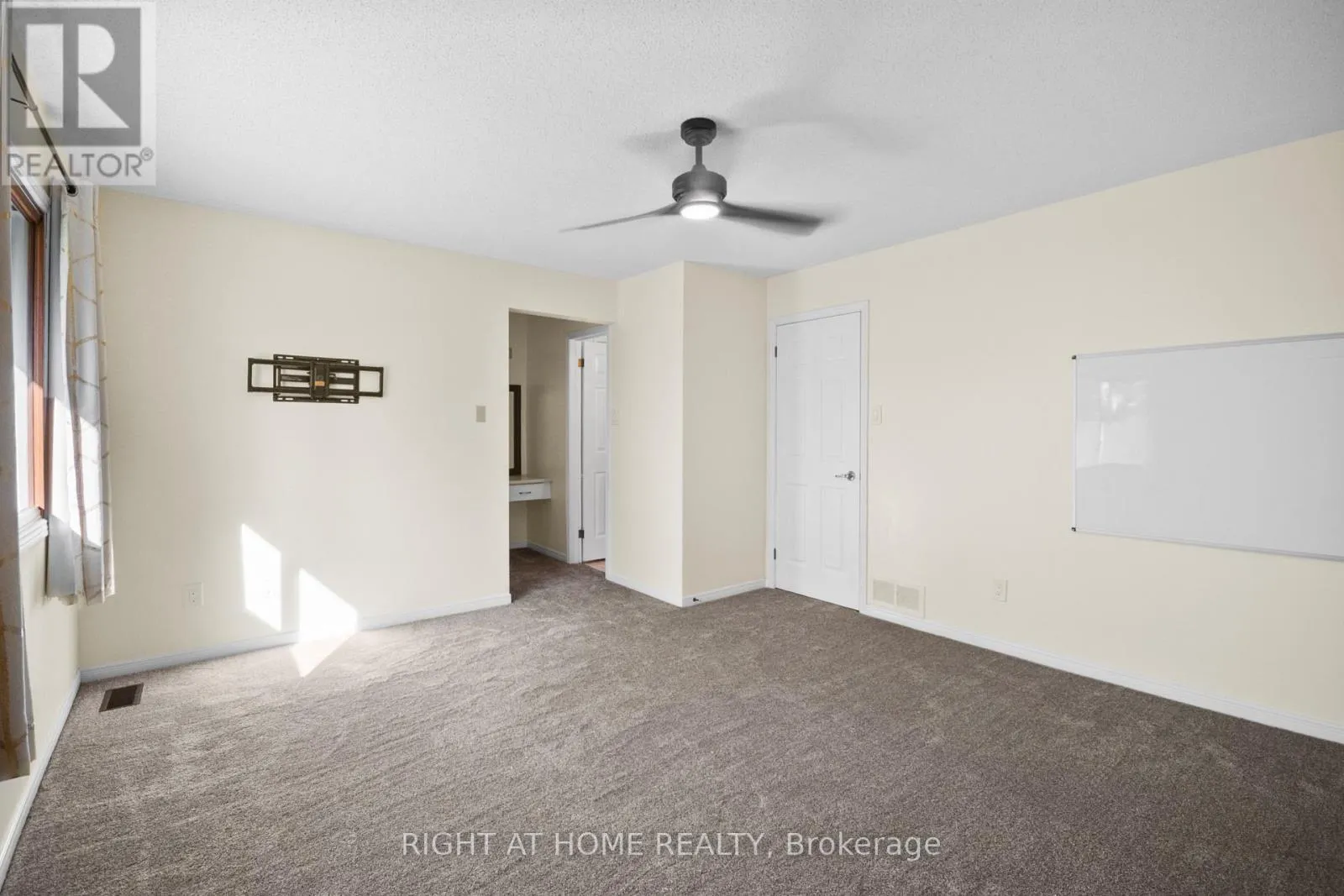 17 - 70 GLENROY ROAD #17