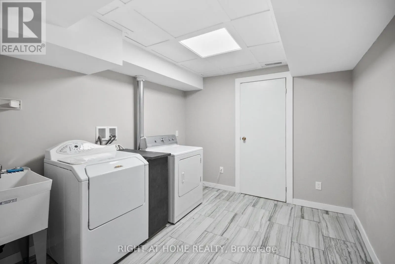 17 - 70 GLENROY ROAD #17