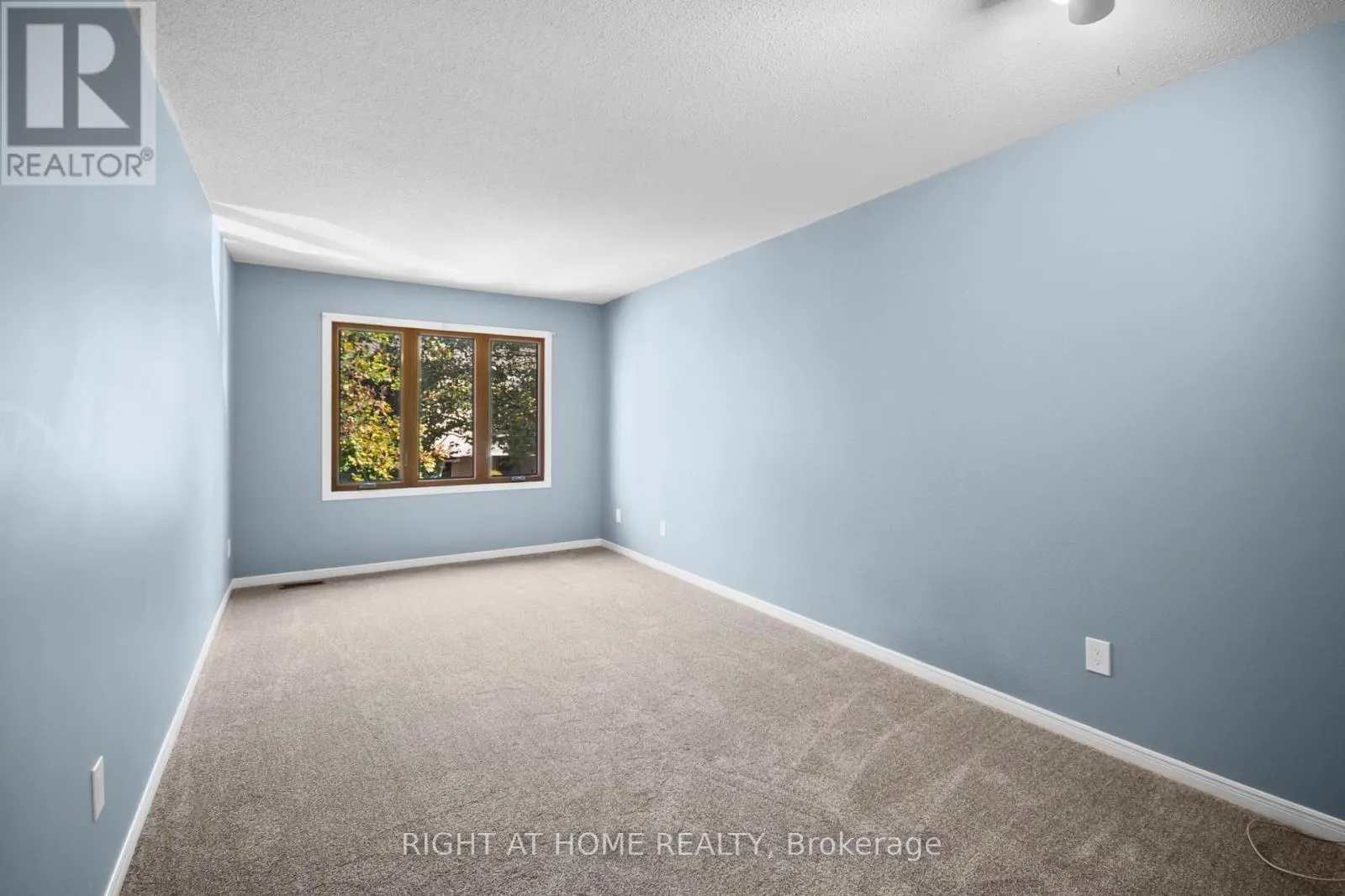 17 - 70 GLENROY ROAD #17