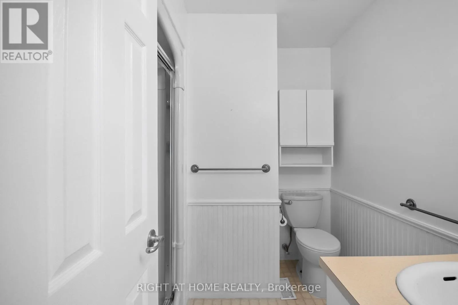 17 - 70 GLENROY ROAD #17