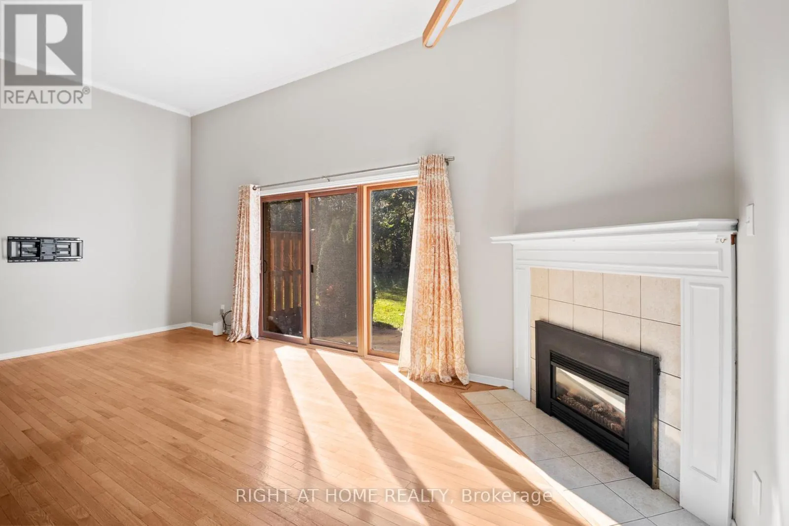 17 - 70 GLENROY ROAD #17