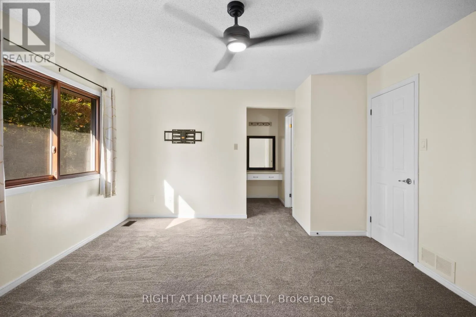 17 - 70 GLENROY ROAD #17
