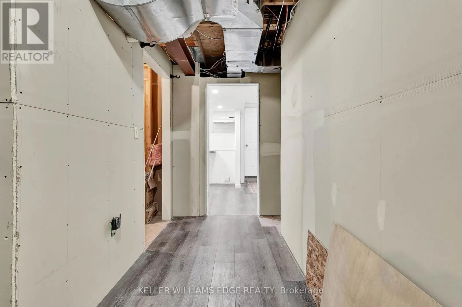 ROOM #1 - 91 YOUNG CRESCENT