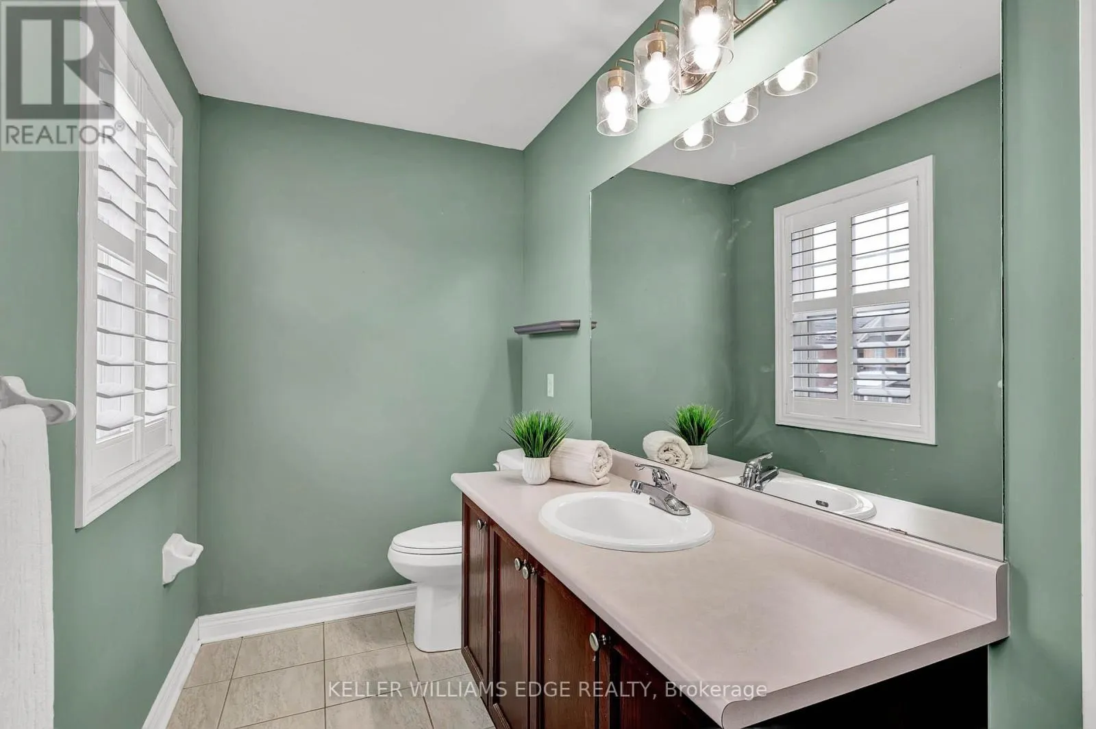 ROOM #1 - 91 YOUNG CRESCENT