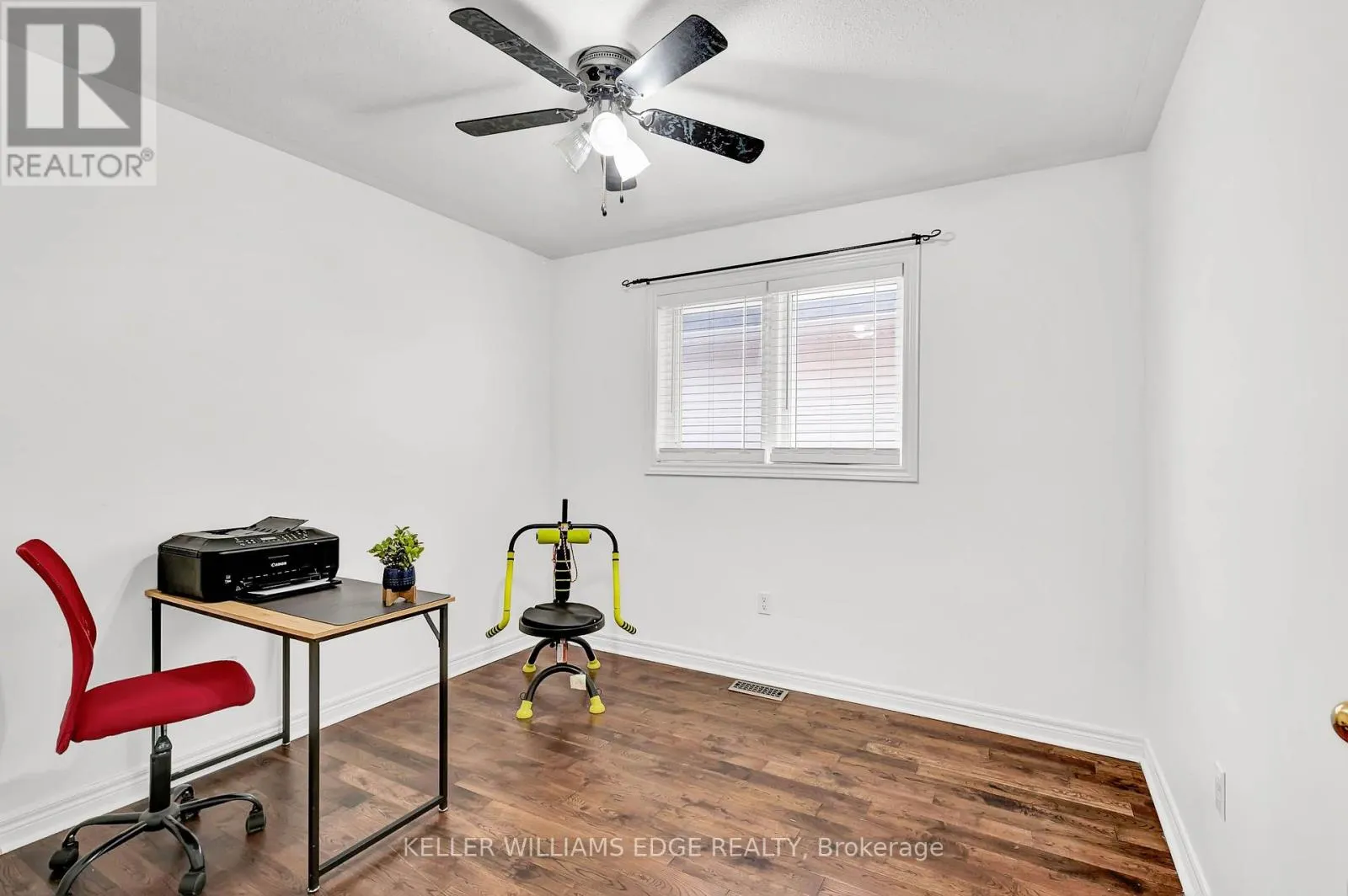 ROOM #1 - 91 YOUNG CRESCENT