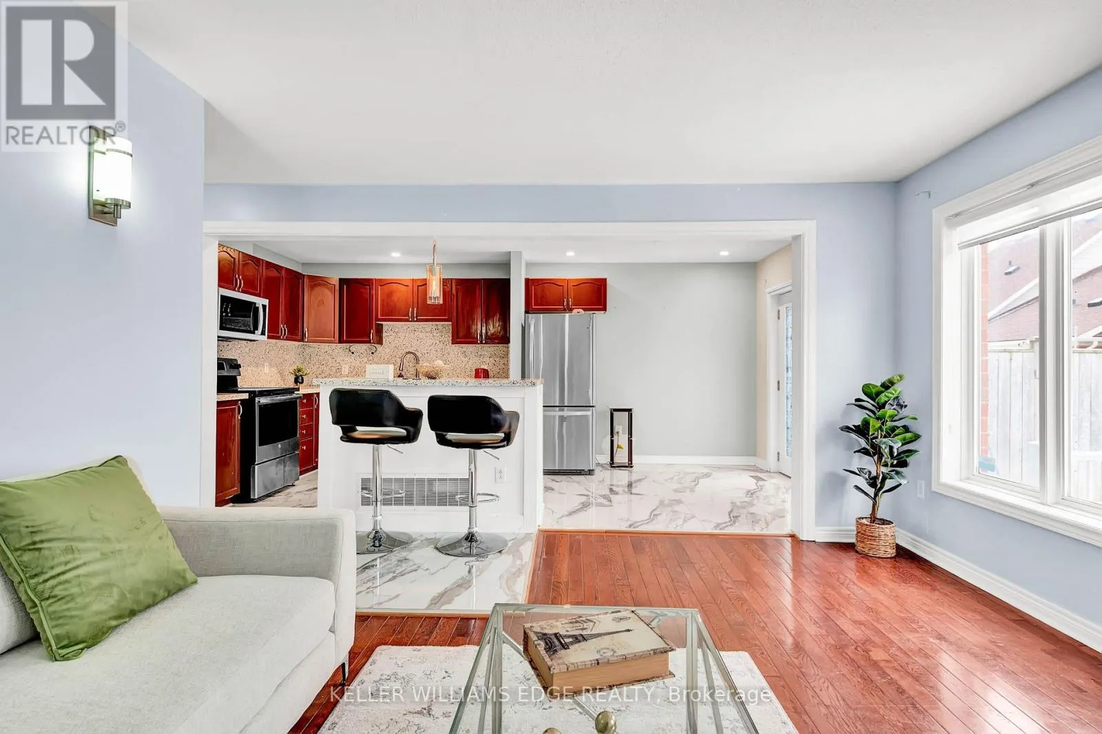 ROOM #1 - 91 YOUNG CRESCENT