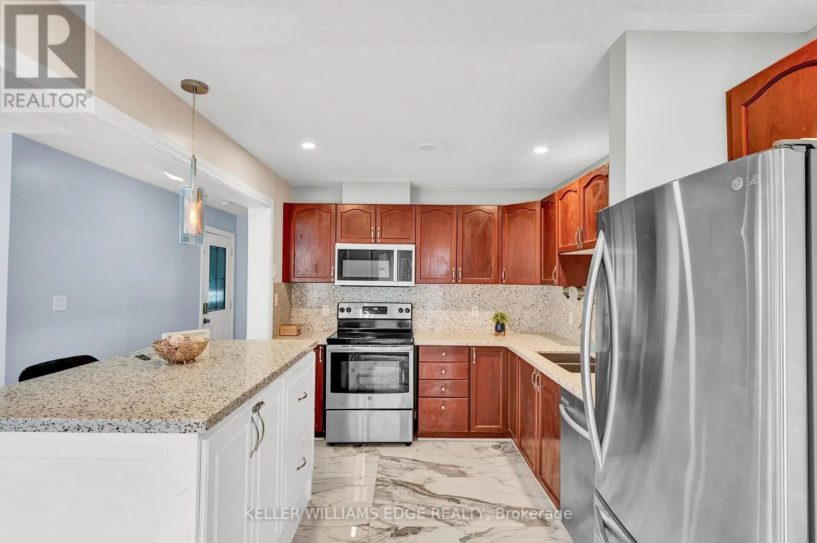ROOM #1 - 91 YOUNG CRESCENT
