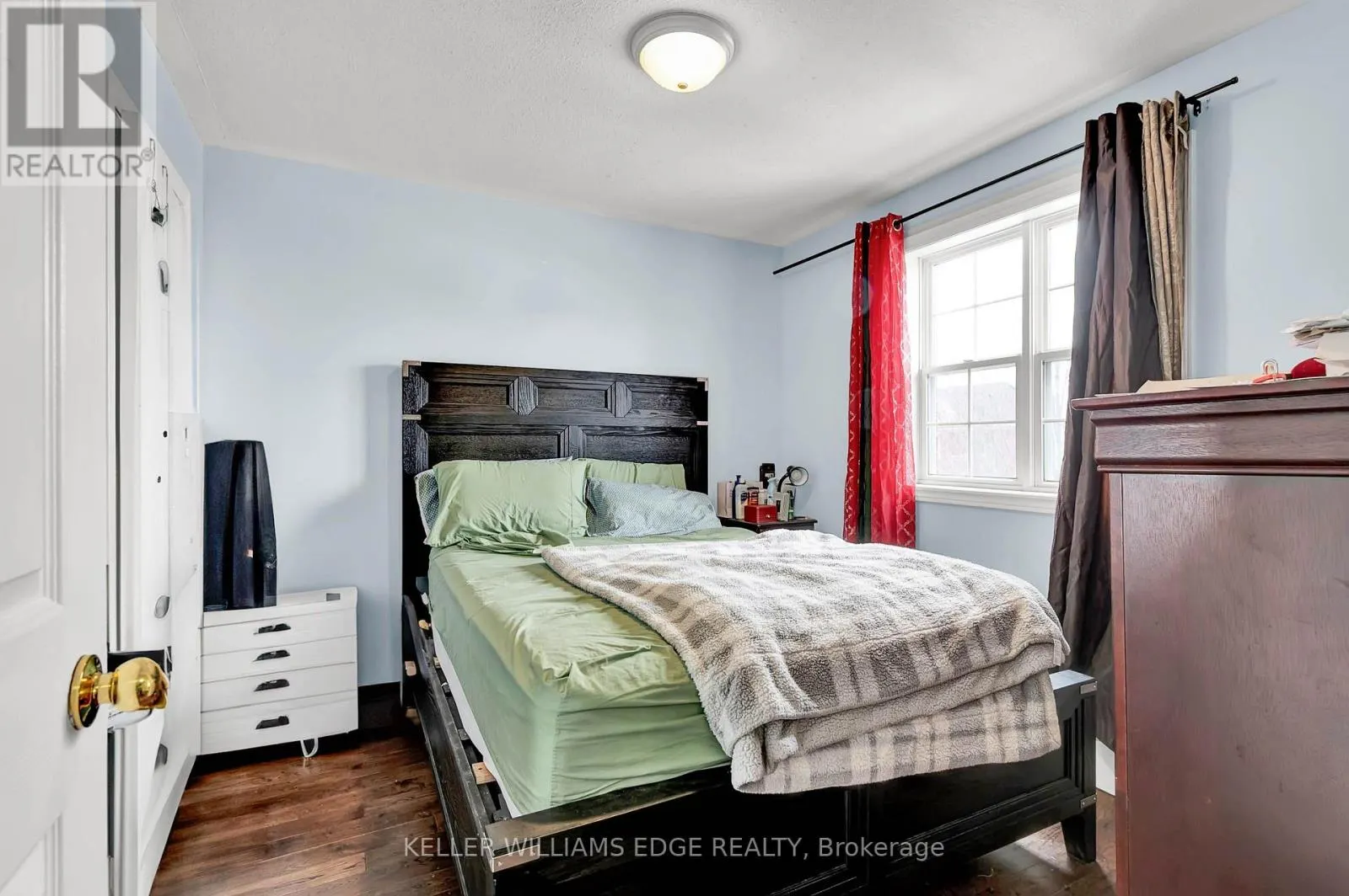 ROOM #1 - 91 YOUNG CRESCENT