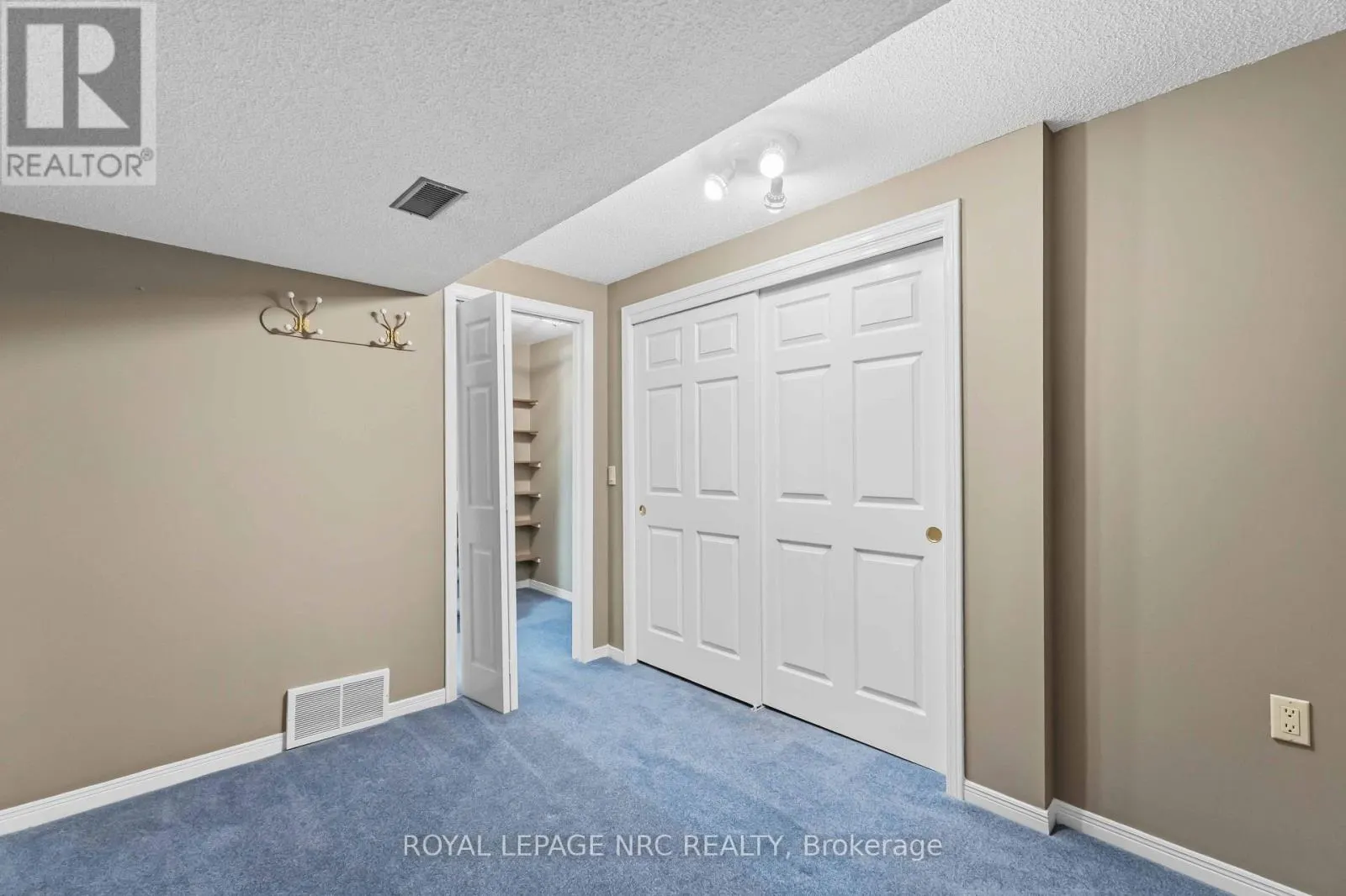 4112 APPLE BLOSSOM LANE