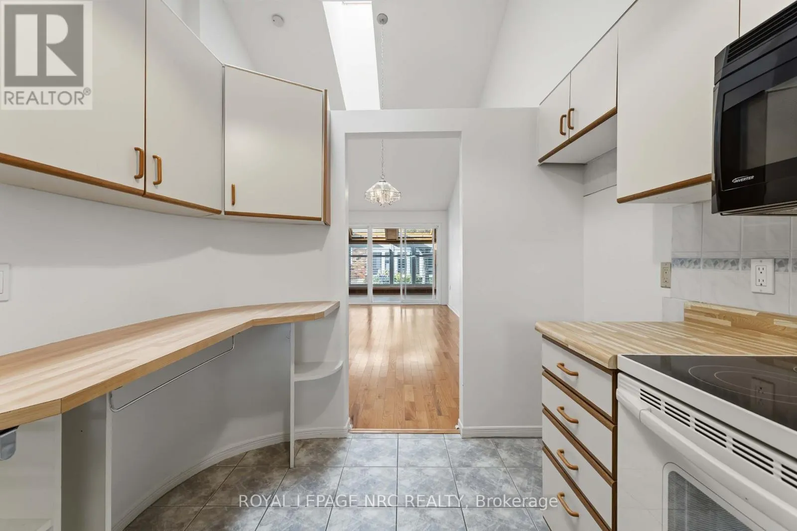 4112 APPLE BLOSSOM LANE