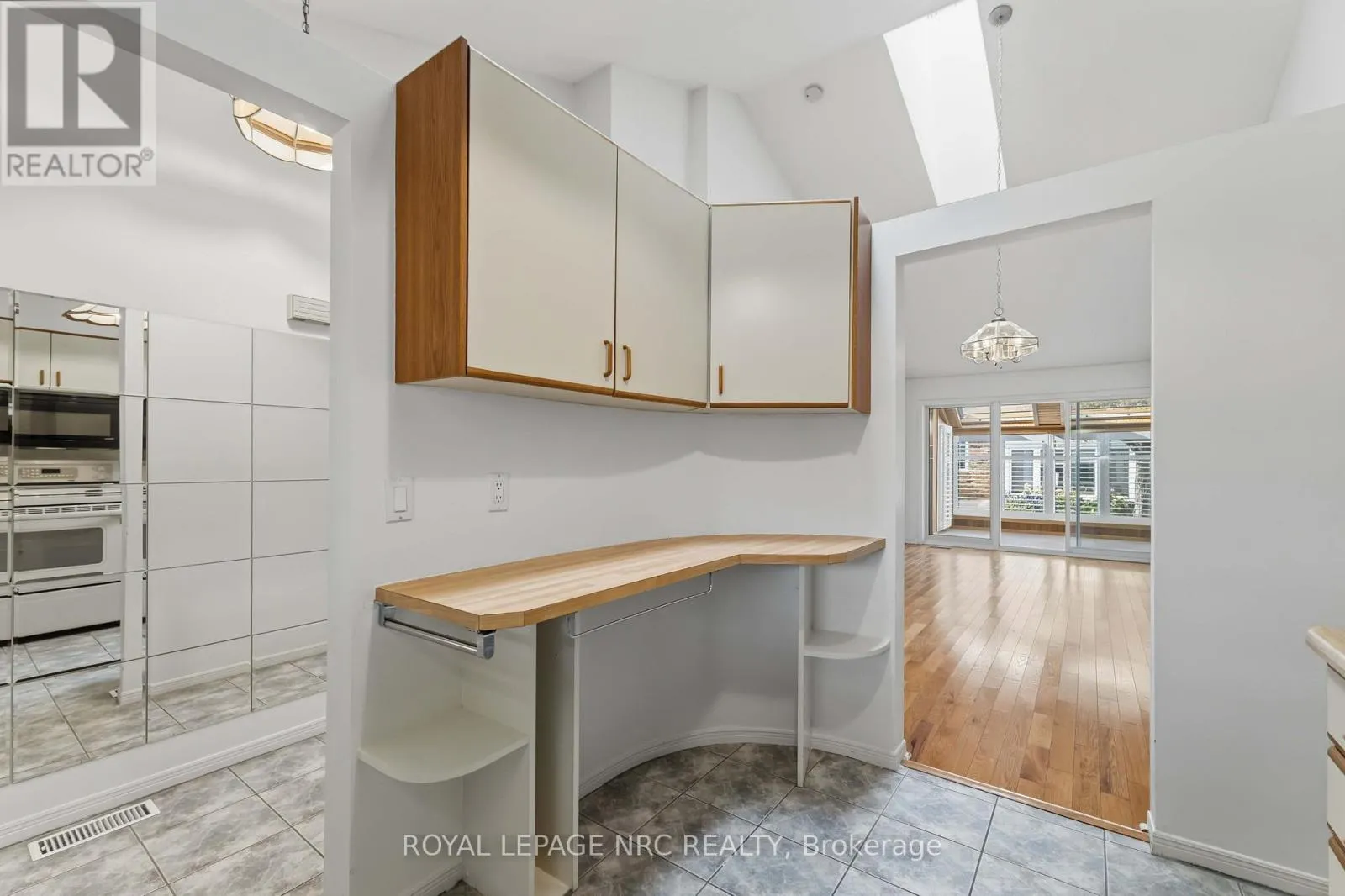 4112 APPLE BLOSSOM LANE