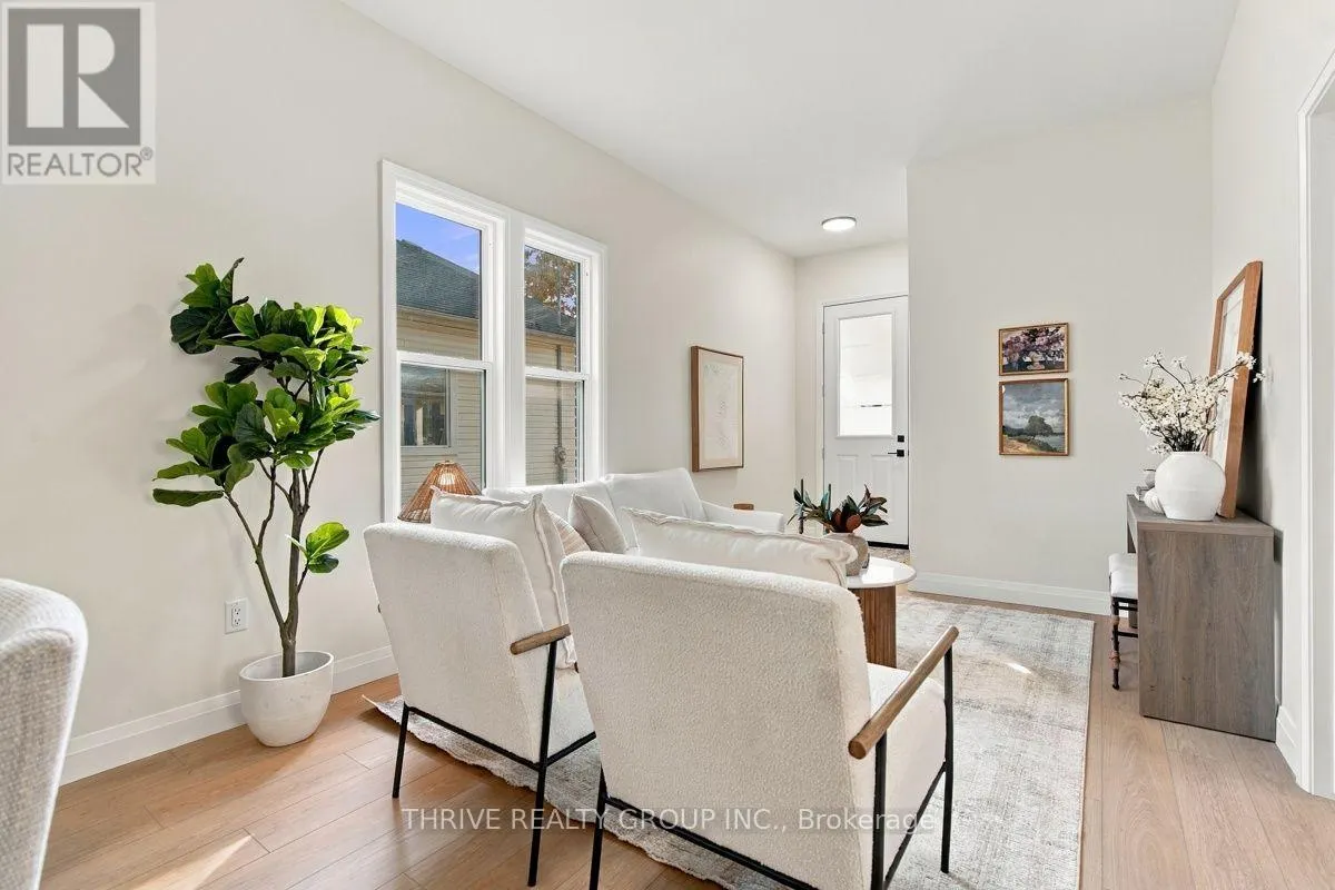 98 MAMELON STREET E
