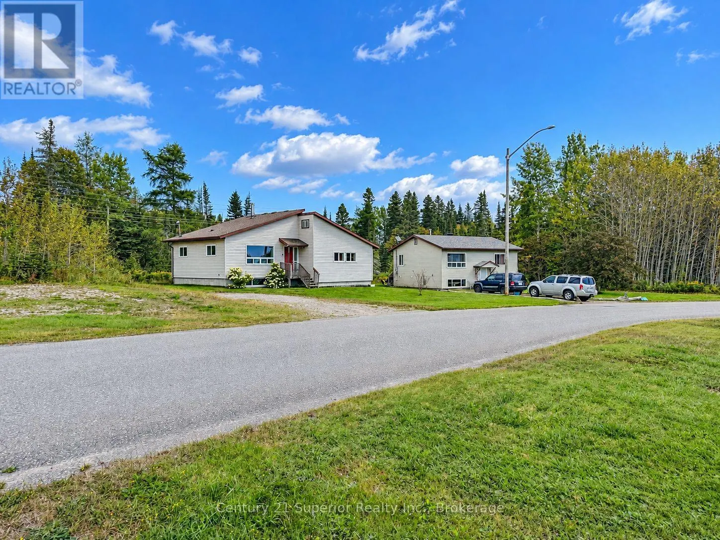 21 EAST GROVE CRESCENT