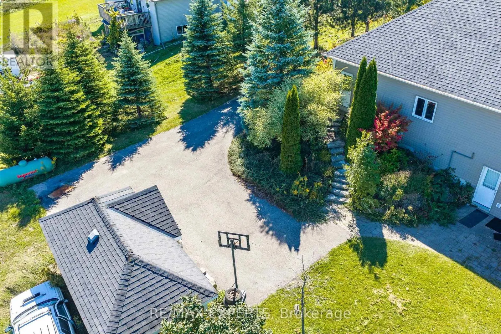 475481 COUNTY ROAD 11