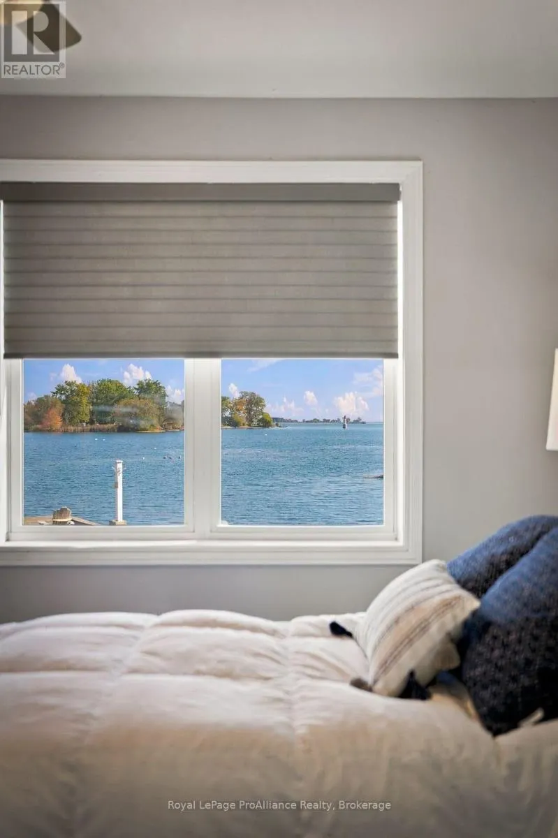 102 - 4 DOCKSIDE LANE #102