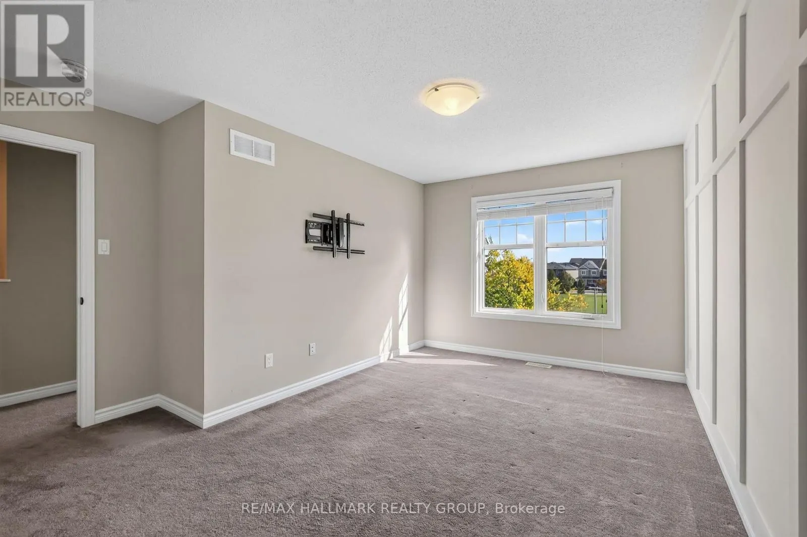 238 HALYARD WAY