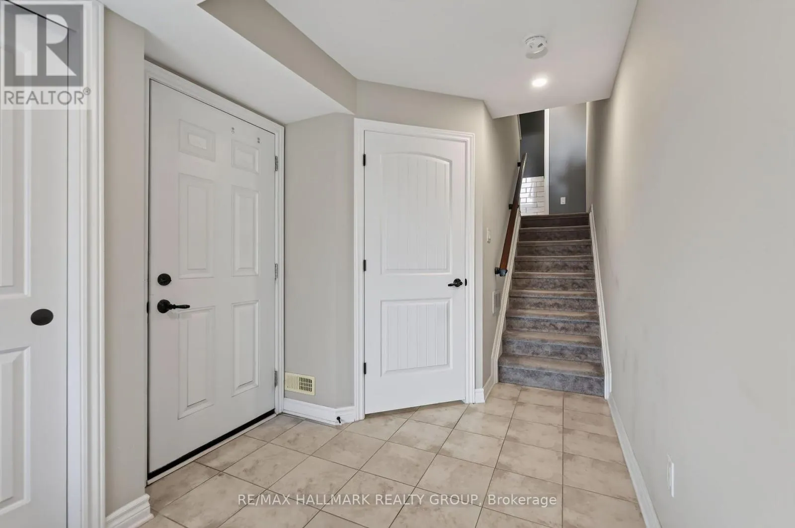 238 HALYARD WAY
