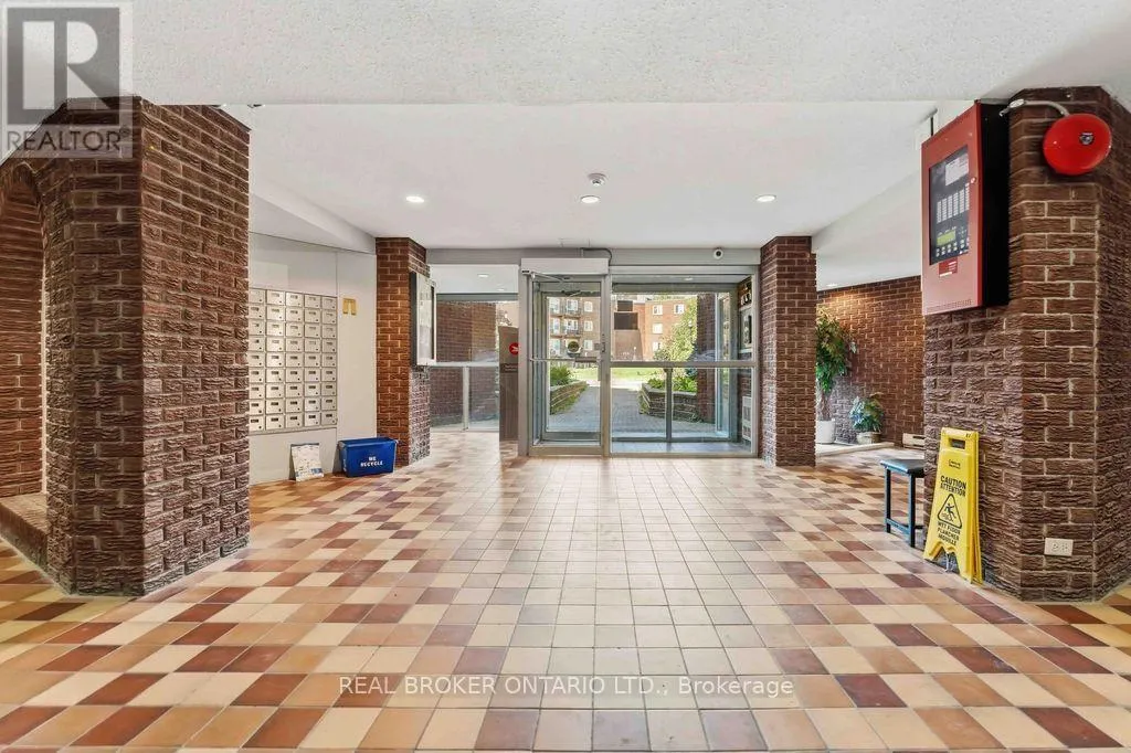 105B - 2044 ARROWSMITH DRIVE