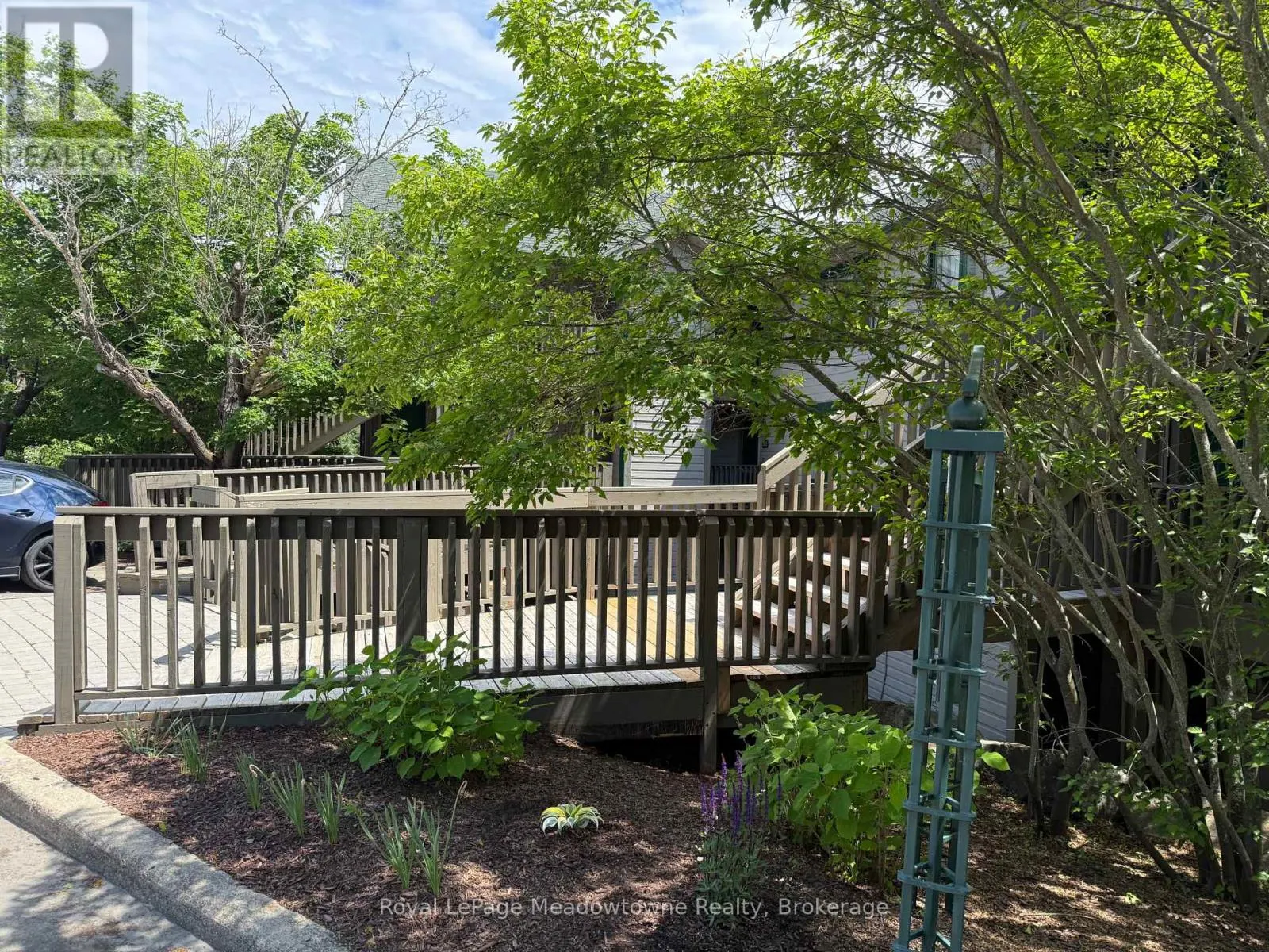 301 - 34 DEERHURST GREENS ROAD #301