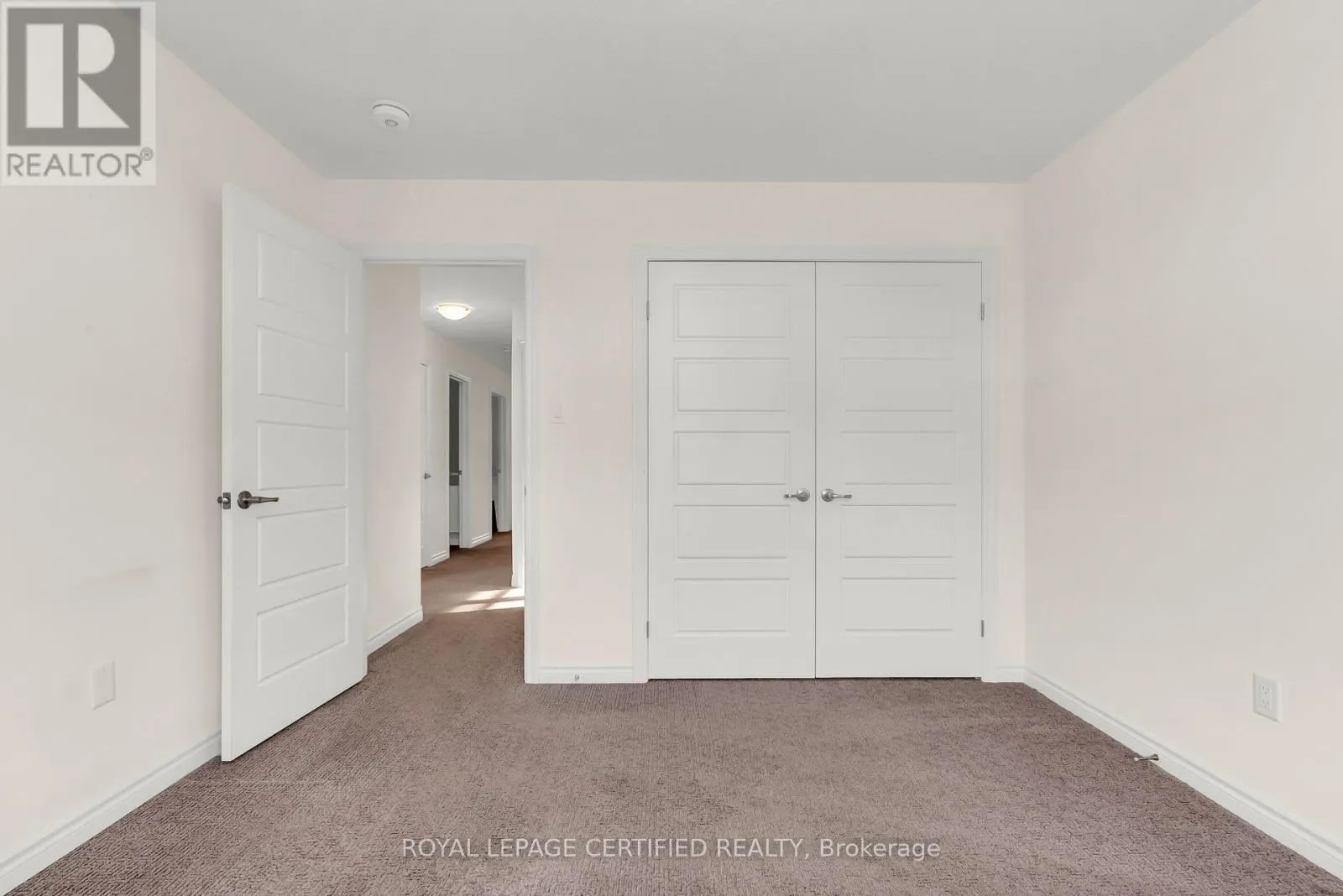 18 WAKELING DRIVE