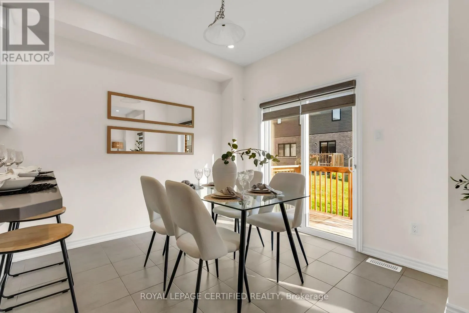 18 WAKELING DRIVE