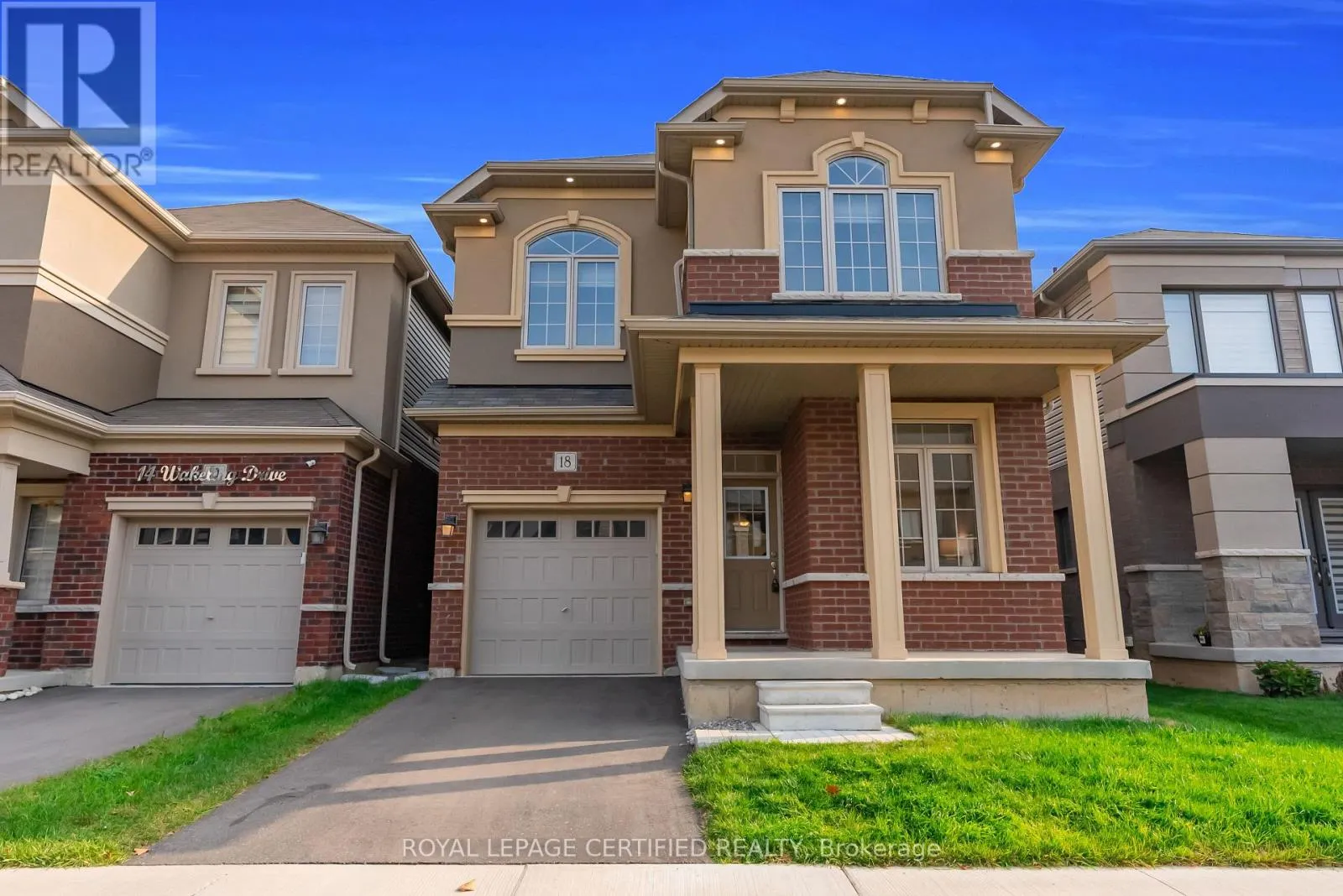 18 WAKELING DRIVE