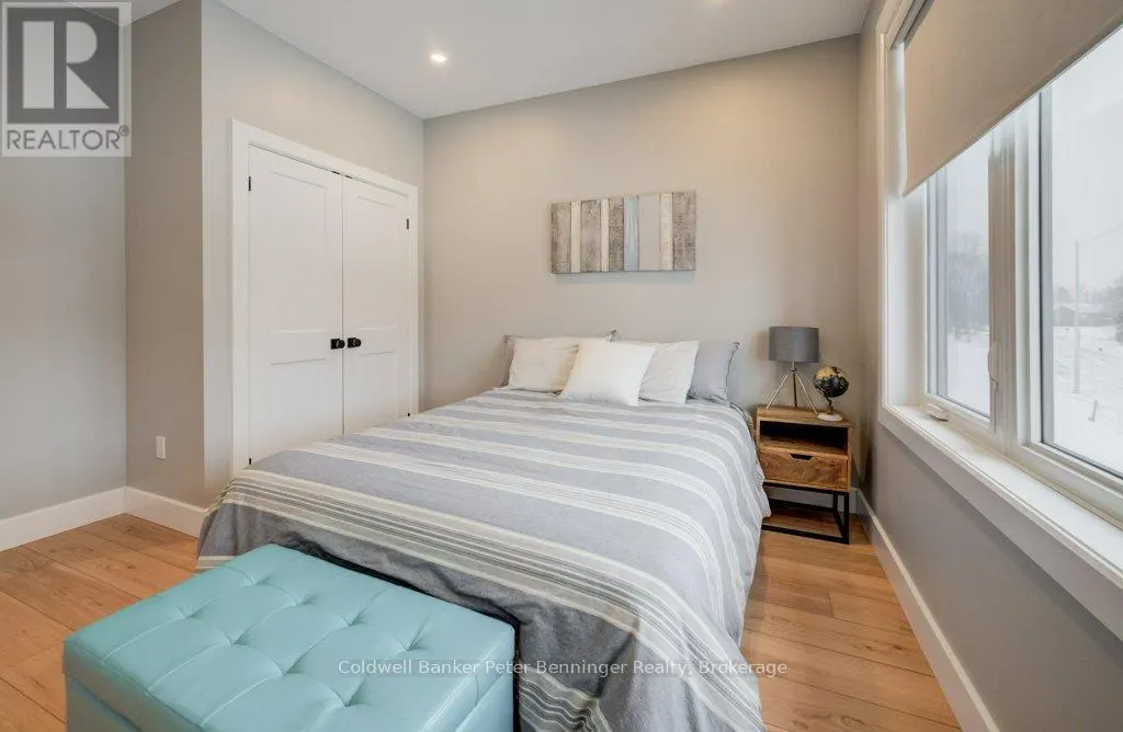 8 MEL STREET
