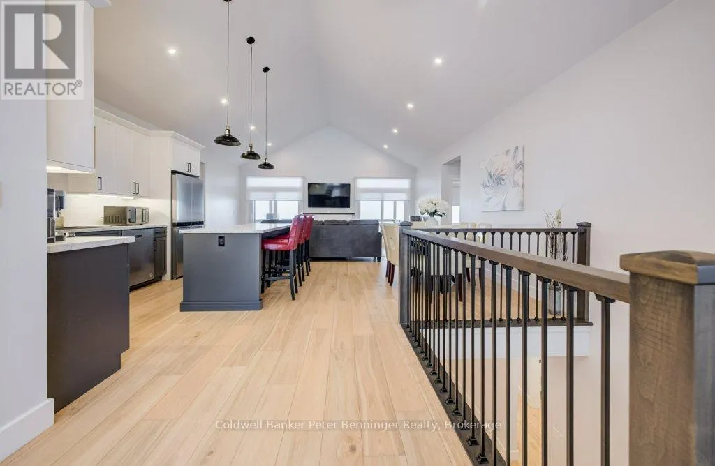 8 MEL STREET