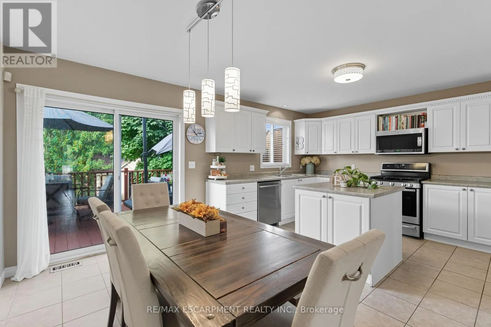 4 BLACKBURN CRESCENT