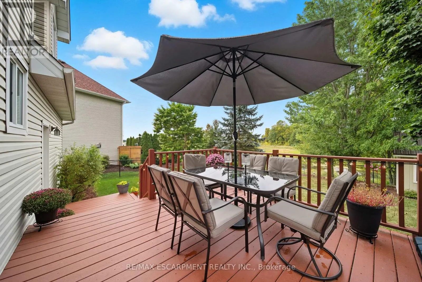 4 BLACKBURN CRESCENT