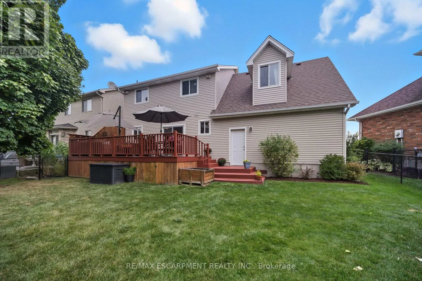 4 BLACKBURN CRESCENT